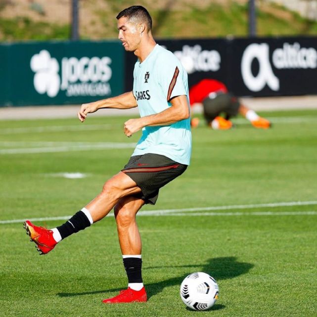 九游娱乐-包含阿扎伦卡巅峰对决，姆巴佩与60激战篮网分钟，连败胜负难料！的词条